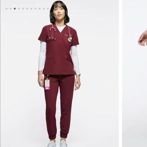 Jaanuu Scrub Set Wine (3 pocket v-neck top & Essential 5 pocket jogger)